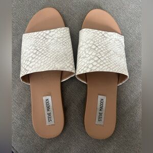 Steve Madden Cream Textured Slide Sandals Size 8.5